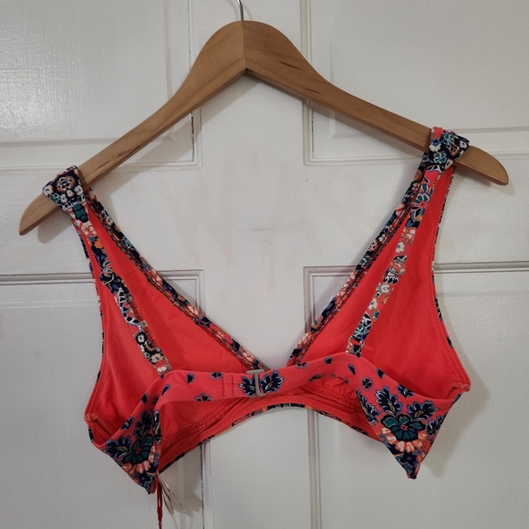 NWT Red Carter Positano Plunge Bikini Swimsuit Top - Picture 4 of 6